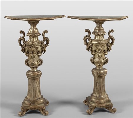 Coppia di gueridons formati da vasi Luigi XIV in 