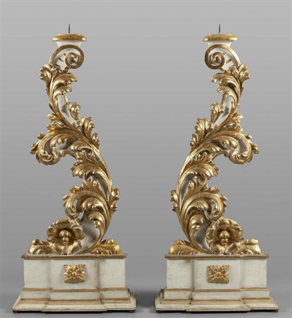 Coppia di grandi torcere Luigi XIV in legno 