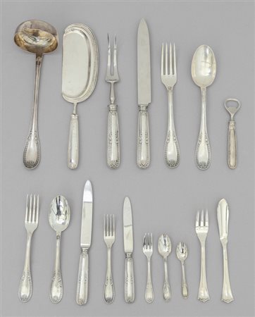 Servizio di posate in argento per 12 composto da 