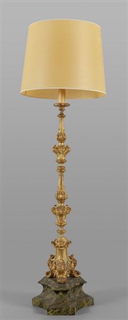 Piantana in legno intagliato e dorato 