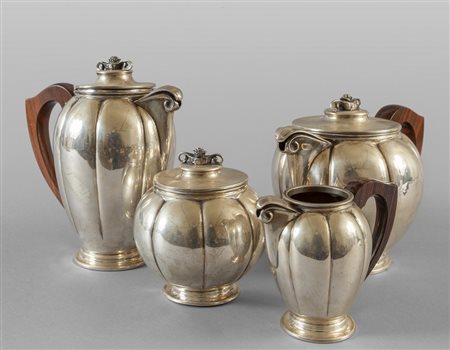 Servizio da thè Decò in argento finemente 