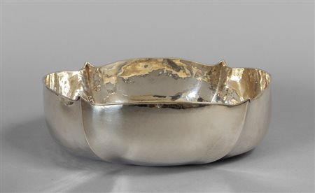 Centrotavola in argento sbalzato<br>gr.430