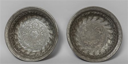 Coppia di bacili in peltro, sec.XVIII<br>diam.cm. 