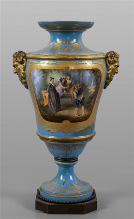 Grande vaso in porcellana a fondo azzurro 