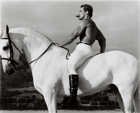 Annie Leibovitz (1949)  - Arnold Schwarzenegger, Malibu, California, 1988