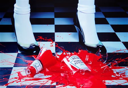 Miles Aldridge (1964)  - A drop of red #2 dal Portfolio Carousel, 2001