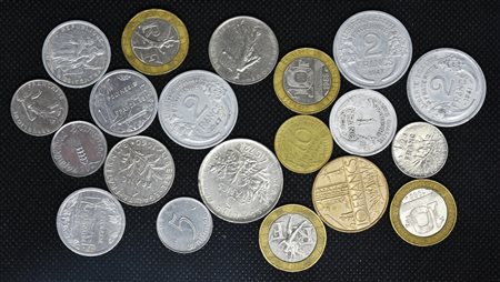 LOTTO DI MONETE composto da 21 monete francesi: - 5 cent 1962 - 5 cent 1962 -...