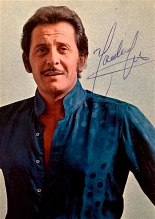 Modugno, Domenico - Foto cartolina con firma
