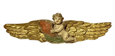 Scultura con angelo policromo in legno laccato e dorato a foglie. Cm 26x90