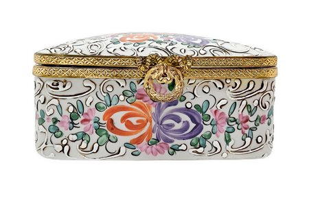 Piccola tabacchiera Limoges con decori floreali, XX secolo. H cm 4,5, cm 10x8