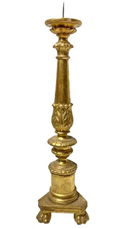 Candeliere in legno dorato. Fine XVIII secolo. H cm 62