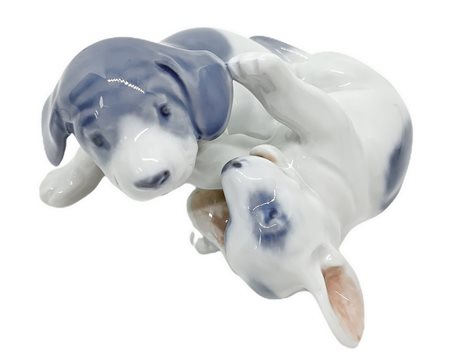 Copenaghen, statuetta in porcellana raffigurante coppia di cuccioli. H cm 6x9