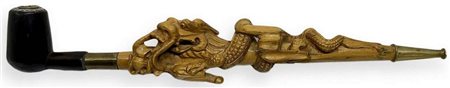 â€œ Pipa con Drago cinese â€œ - Cina. Prima metÃ  del â€˜900.
Monumentale pipa in legno duro con finiture in oro, argent