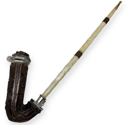 â€œ NarghilÃ¨ in corno e argento â€œ - Estremo oriente (India o Nepal). Seconda metÃ  del 1700 Dimensioni di braciere e 