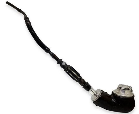 4 - â€œ Boccetta â€œ - Inghilterra. Seconda metÃ  del 1800.
Pipa a boccetta di grandi dimensioni con fornello e cannello