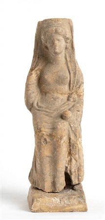STATUETTA DI DEA ASSISA IN TRONO
Magna Grecia o Sicilia, IV - III secolo a.C.