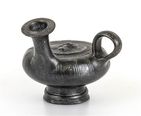 GUTTUS A VERNICE NERA CON MEDUSA
III secolo a.C.