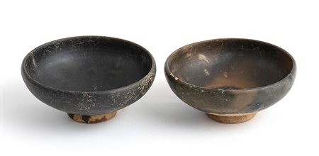 COPPIA DI CIOTOLE A VERNICE NERA CON TRINACRIA
III secolo a.C.