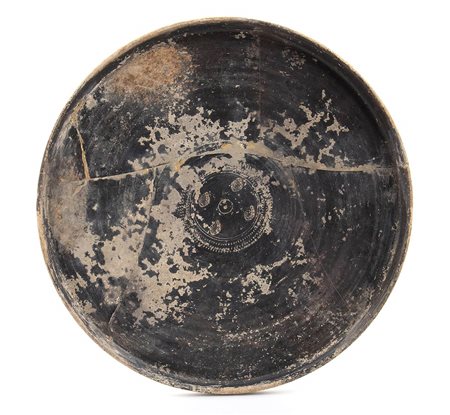 GRANDE PIATTO A VERNICE NERA
III - I secolo a.C.