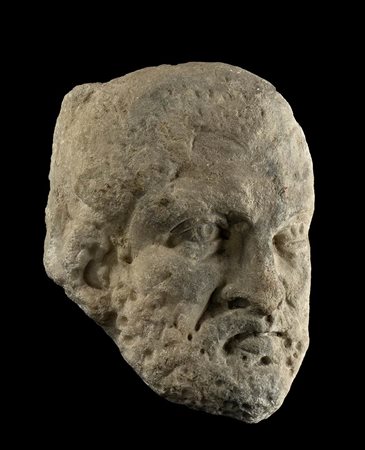 RITRATTO MASCHILE MARMOREO IN ALTORILIEVO
Fine III - inizi IV secolo d.C.