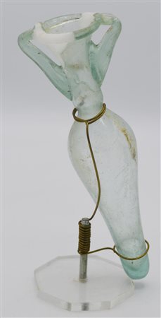 UNGUENTARIO AD ANFORETTA DATAZIONE: I-III sec. d. C. MATERIA E TECNICA: vetro...