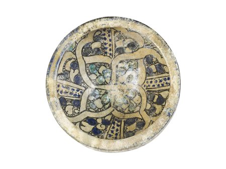 BACINO ISLAMICO DATAZIONE: XV-XVI sec. d. C. MATERIA E TECNICA: argilla...