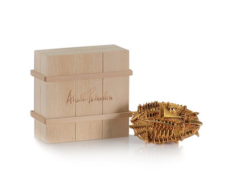 ARNALDO POMODORO Morciano di Romagna 1926 Sasso scultura in bronzo dorato,...