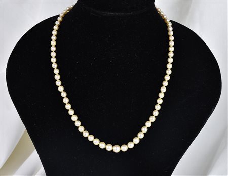 COLLANA GIROCOLLO DI PERLE COLTIVATE DEGRADE' da 5 a 9 mm di diametro...