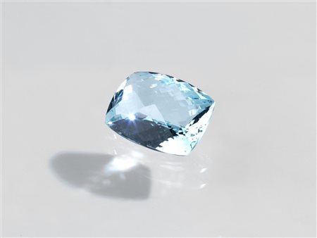 ACQUAMARINA CT 13.99 di forma rettangolare a lati curvi, taglio composito mm...