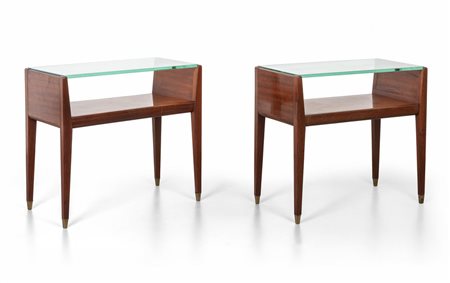 DUE COMODINI, anni '50. <br>Legno di mogano, 