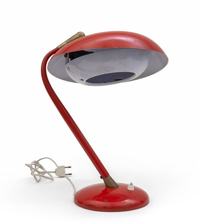 UNA LAMPADA DA TAVOLO, anni '50. <br>Acciaio 