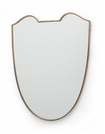 UNO SPECCHIO DA PARETE, anni '50. <br>Ottone, 