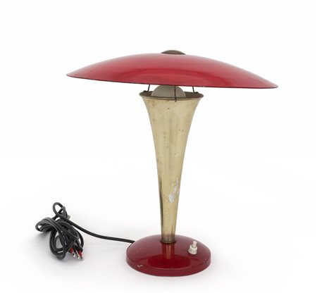 UNA LAMPADA DA TAVOLO, anni '50. <br>Ottone, 