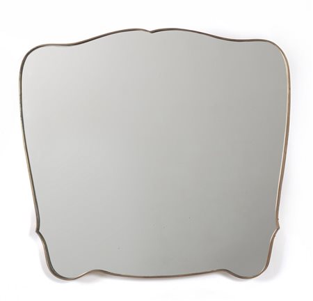 UNO SPECCHIO DA PARETE, anni '50. <br>Ottone, 