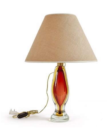 UNA LAMPADA DA TAVOLO, anni '50. <br>Vetro 