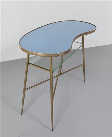 UNA TOILETTE, anni '50. <br>Ottone, cristallo 