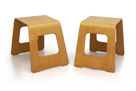 DUE SGABELLI, anni '50. <br>Compensato di 