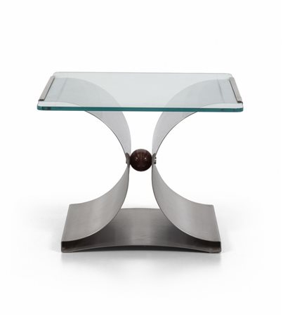 UN TAVOLINO, anni '60<br>Acciaio cromato 