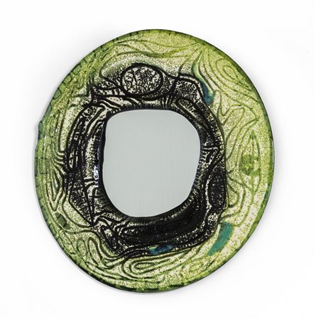 UNO SPECCHIO DA PARETE, anni '60. <br>Rame 