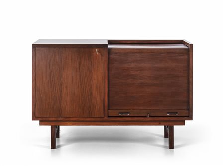 UN MOBILE-BAR, anni '60. <br>Legno di 