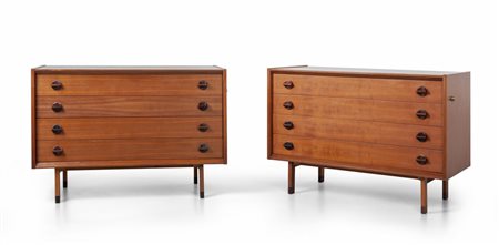 DUE CASSETTIERE, anni '60. <br>Legno di teak, 