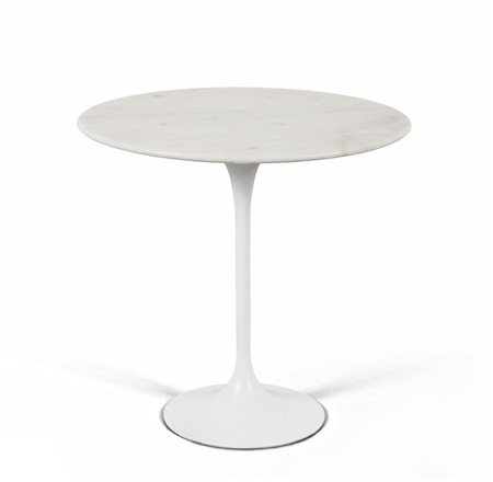 UN TAVOLINO, anni '60. <br>Alluminio pressofuso 