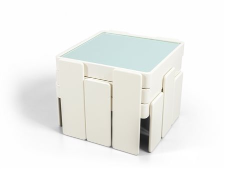 TRE TAVOLINI SOVRAPPONIBILI, anni '60. <br>Legno 