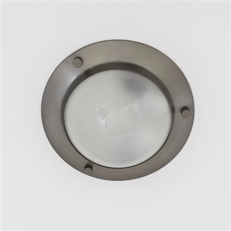 LUIGI CACCIA DOMINIONI<br>Una lampada da parete o 