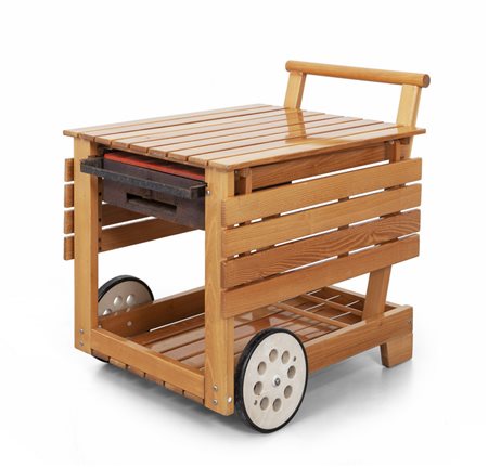 FRATELLI REGUITTI <br>Un carrello trasformabile 