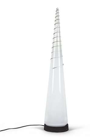 GIUSTO TOSO (Editore)<br>Una lampada da tavolo 