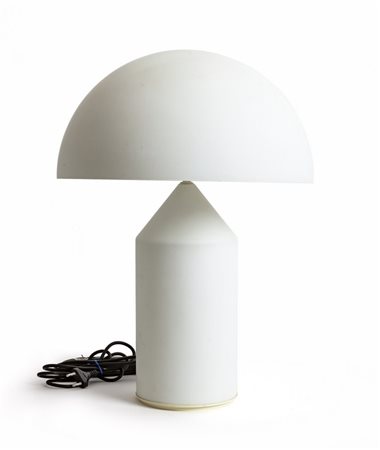 VICO MAGISTRETTI <br>Una lampada da tavolo 