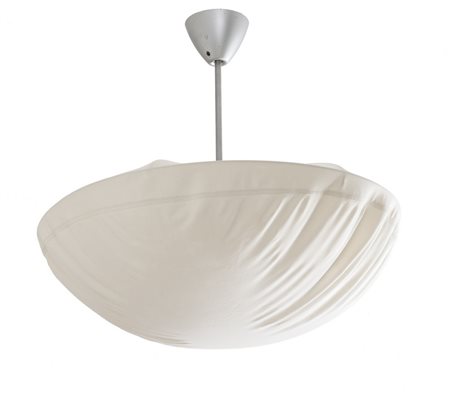 CANDLE (Editore)<br>Una lampada a sospensione 