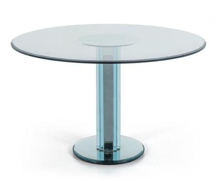 UN TAVOLINO, anni '80<br>Cristallo argentato, 