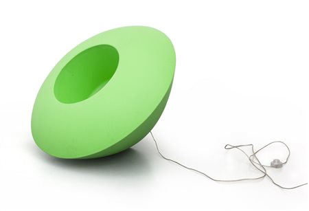 VGNEWTREND (Editore) <br>Una lampada-portavasi da 